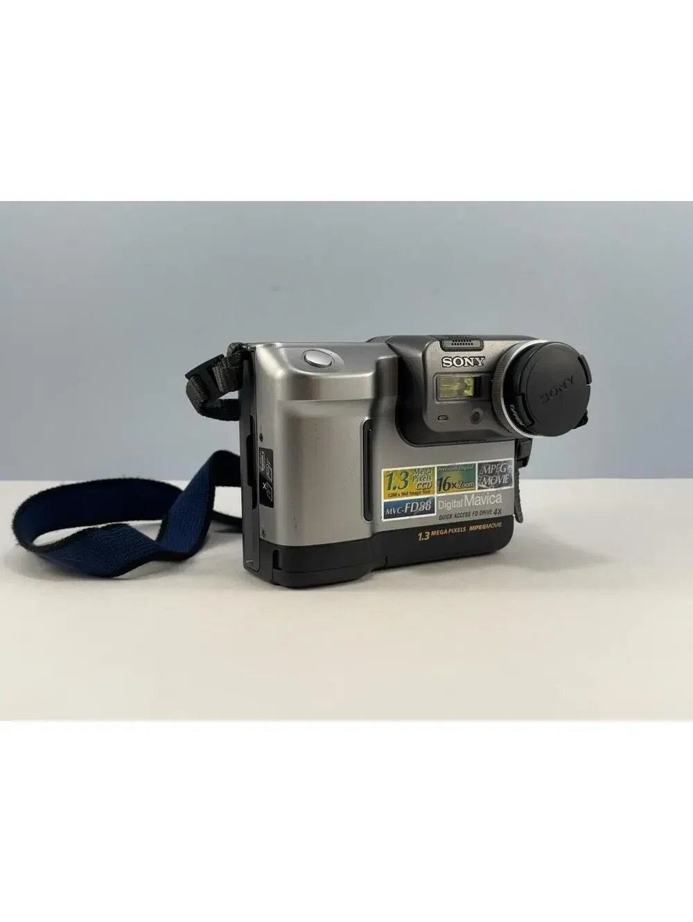 Sony Mavica Digital Camera & Case MVC-FD88 With A/V Cord - Untested As Is